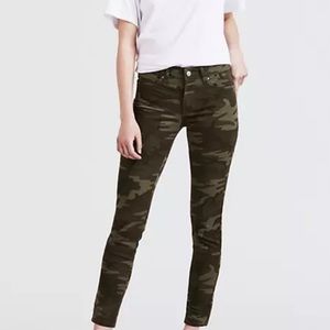 Levi's 711 Skinny Camo Print 26